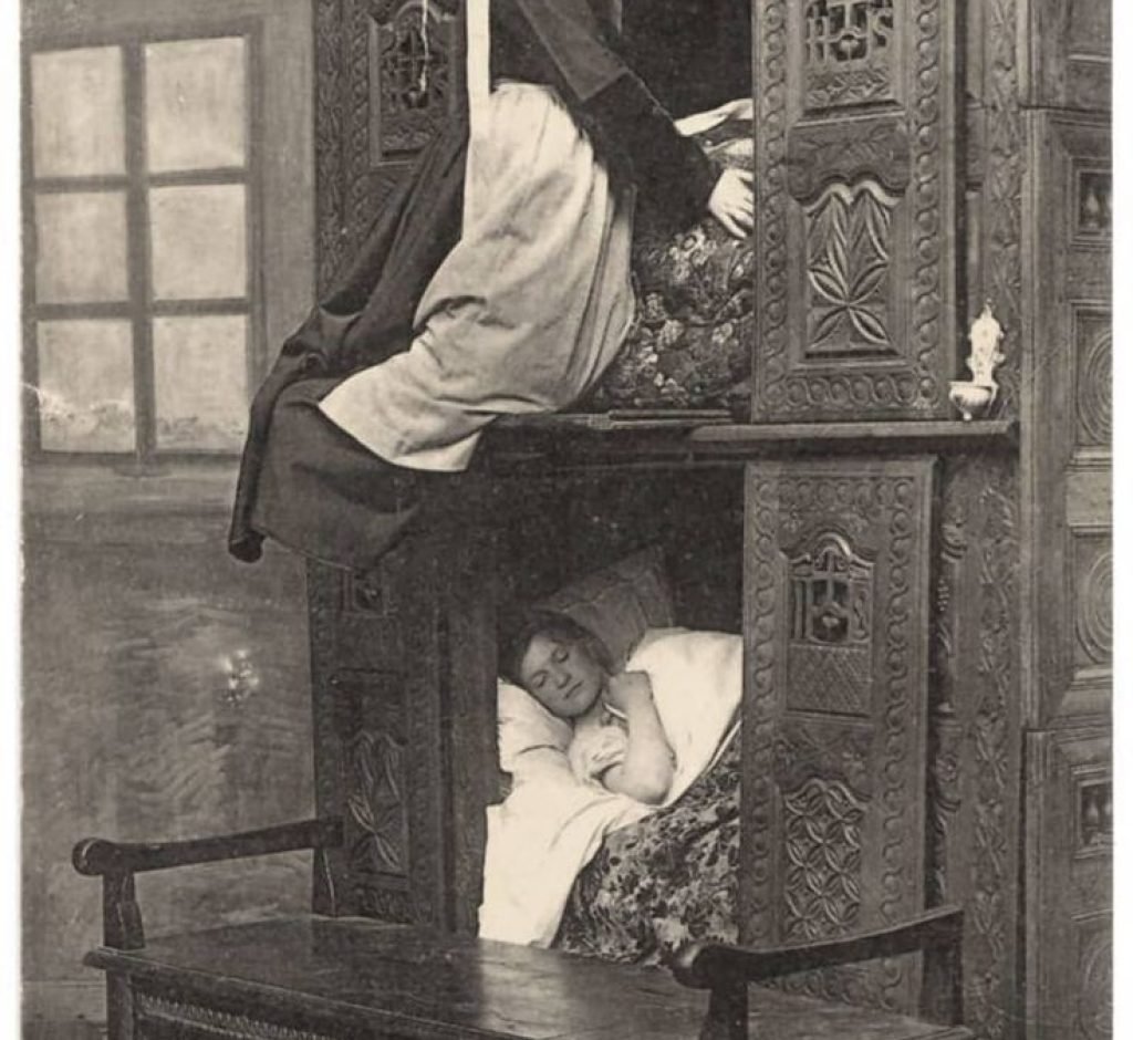 Box Bed in France, 1648. Credits: https://www.apartmenttherapy.com/box-bed-weird-history